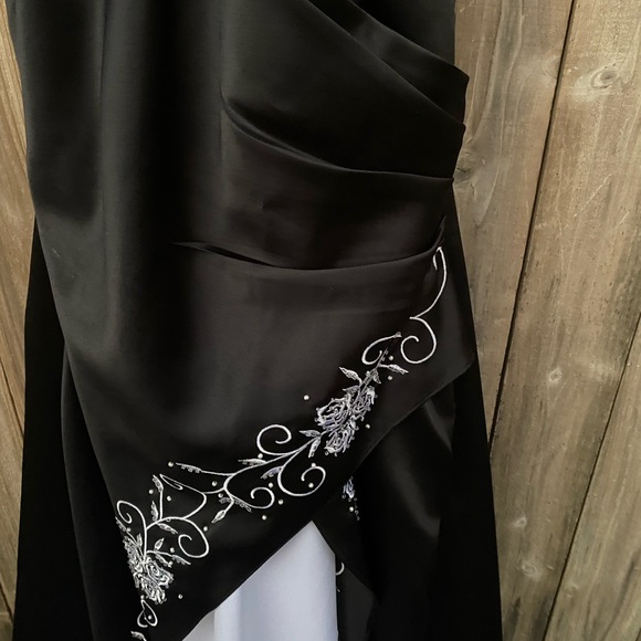 Formal Halter Gown - Picture 11 of 12